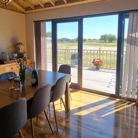 4bed Sleeps8-pet Friendly-hot Tub-log Burner بيت للعطل يورك