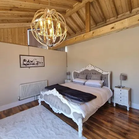 Casa vacanze 4bed Sleeps8-pet Friendly-hot Tub-log Burner *