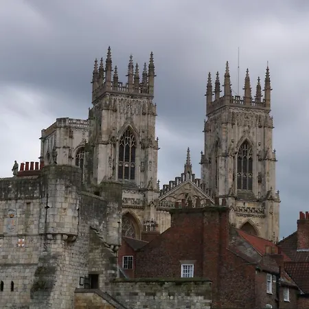 4bed Sleeps8-pet Friendly-hot Tub-log Burner * York