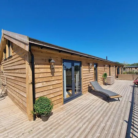 4bed Sleeps8-pet Friendly-hot Tub-log Burner 요크