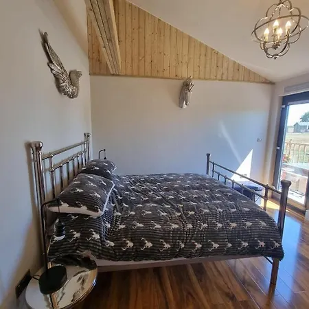 4bed Sleeps8-pet Friendly-hot Tub-log Burner York