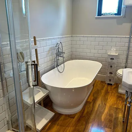 펜션 4bed Sleeps8-pet Friendly-hot Tub-log Burner 요크