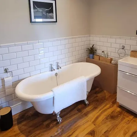 펜션 4bed Sleeps8-pet Friendly-hot Tub-log Burner *