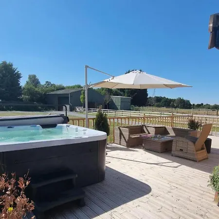 4bed Sleeps8-pet Friendly-hot Tub-log Burner 펜션 *