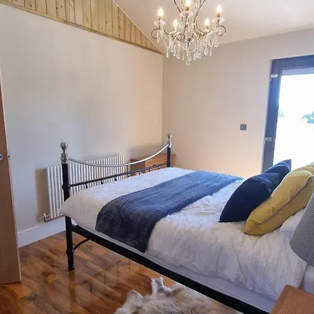 4bed Sleeps8-pet Friendly-hot Tub-log Burner