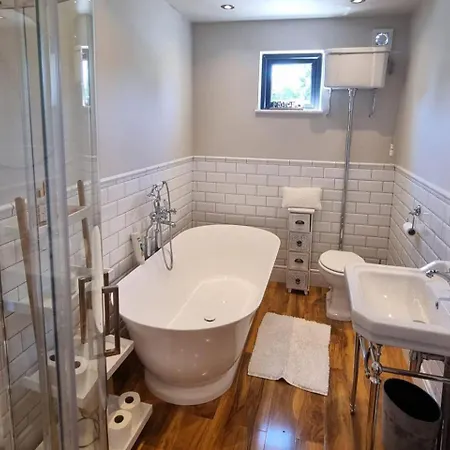 4bed Sleeps8-pet Friendly-hot Tub-log Burner 펜션